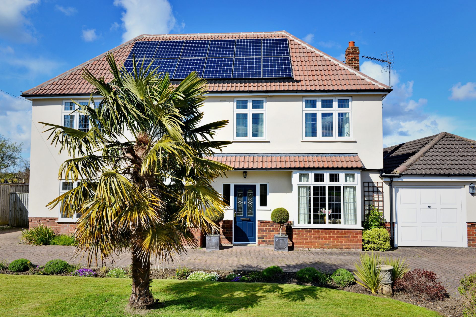 MAKE 2024 THE YEAR YOU LEAP INTO SOLAR